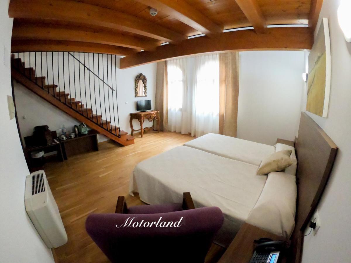 Hotel Baron Andilla Valdealgorfa 外观 照片